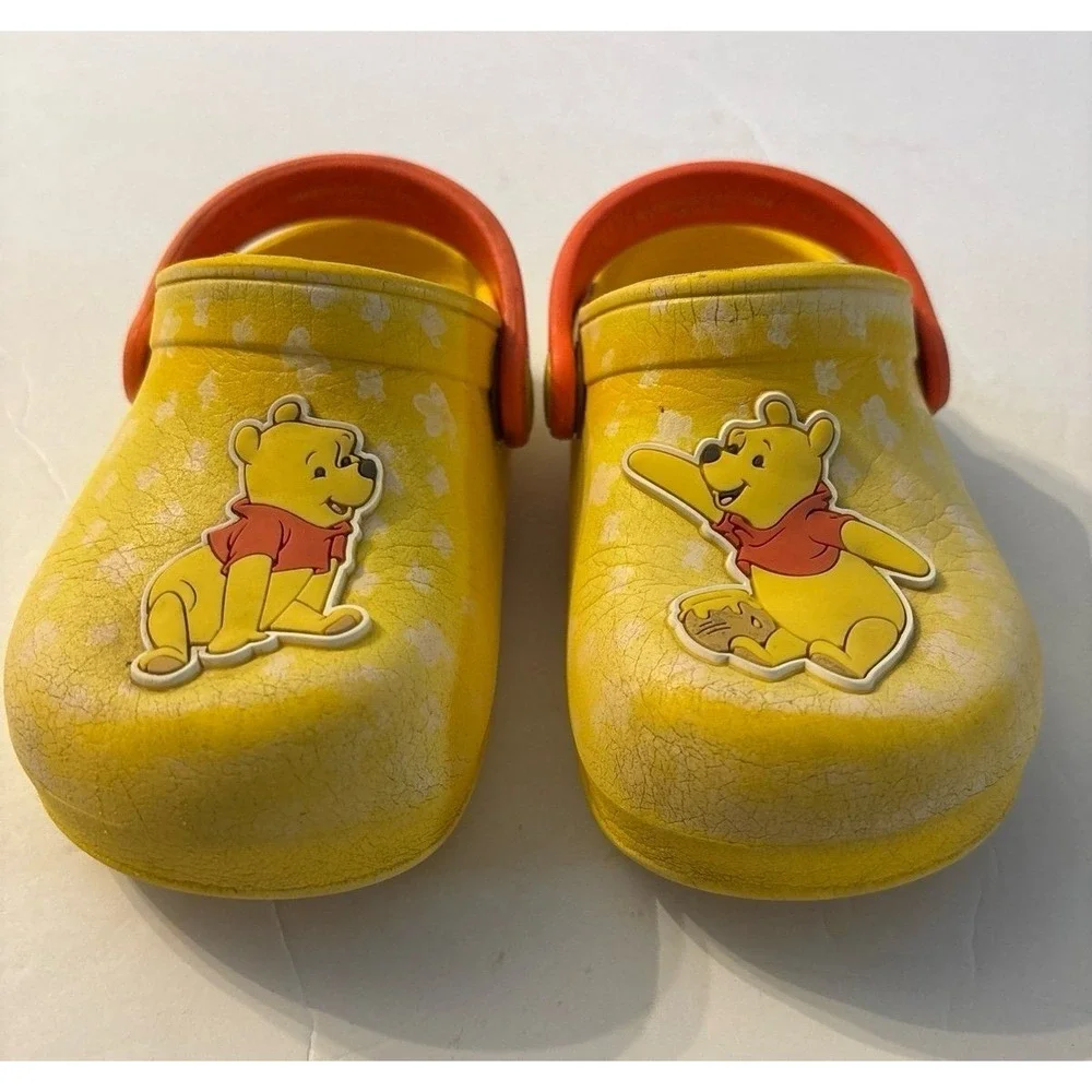 Winnie the Pooh Clog Style Shoes (Sz. 6)